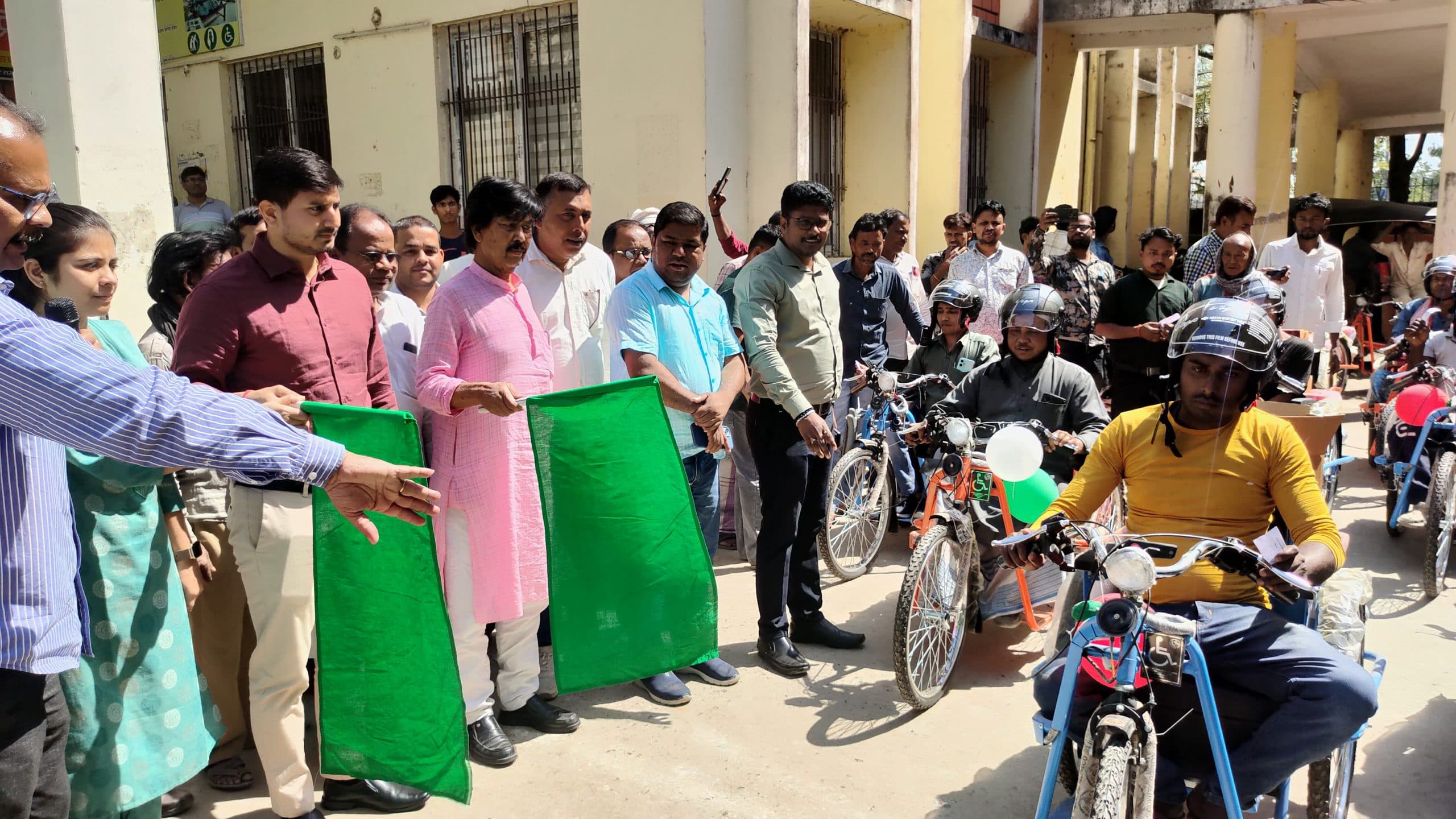 बारसोई में 86 दिव्यांगजनों को मिली इलेक्ट्रॉनिक ट्राई साइकिल