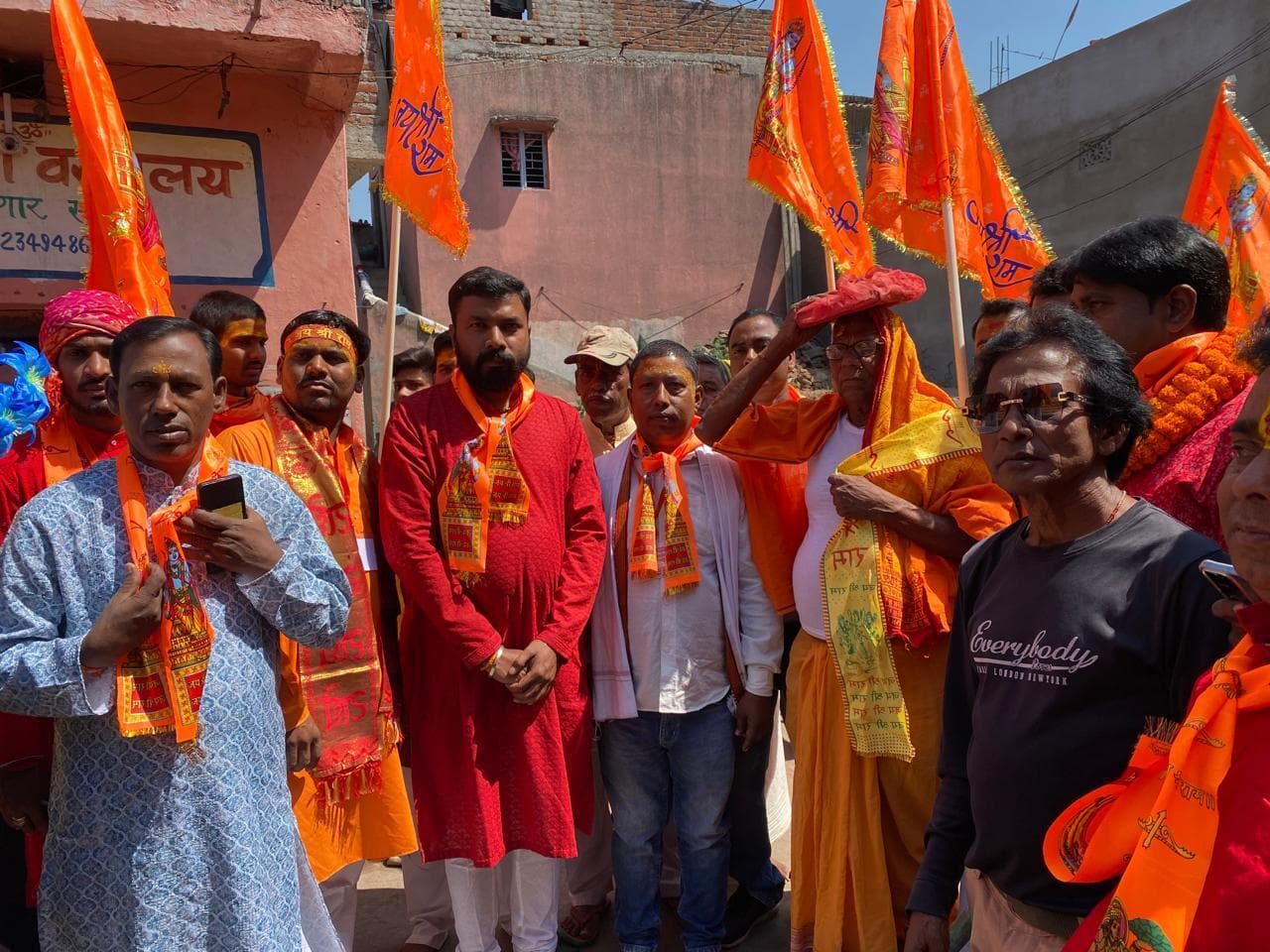 Dhanbad News : मानस महायज्ञ को ले रामाकुंडा में निकली कलश यात्रा