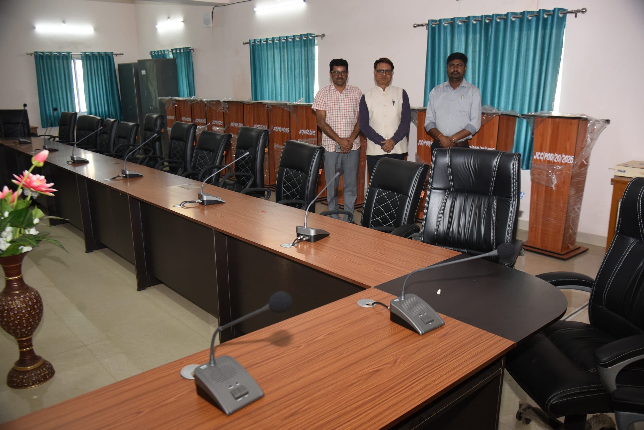 Jamshedpur News : पूर्व छात्र ने बदली जमशेदपुर को-ऑपरेटिव कॉलेज की दशा, 10 लाख की सीएसआर फंडिंग से कराया कायाकल्प