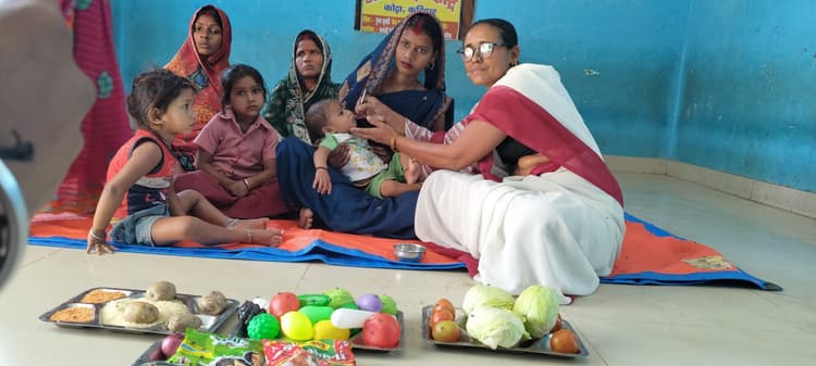 आंगनबाड़ी केंद्रों पर अनप्राशन दिवस मनाया