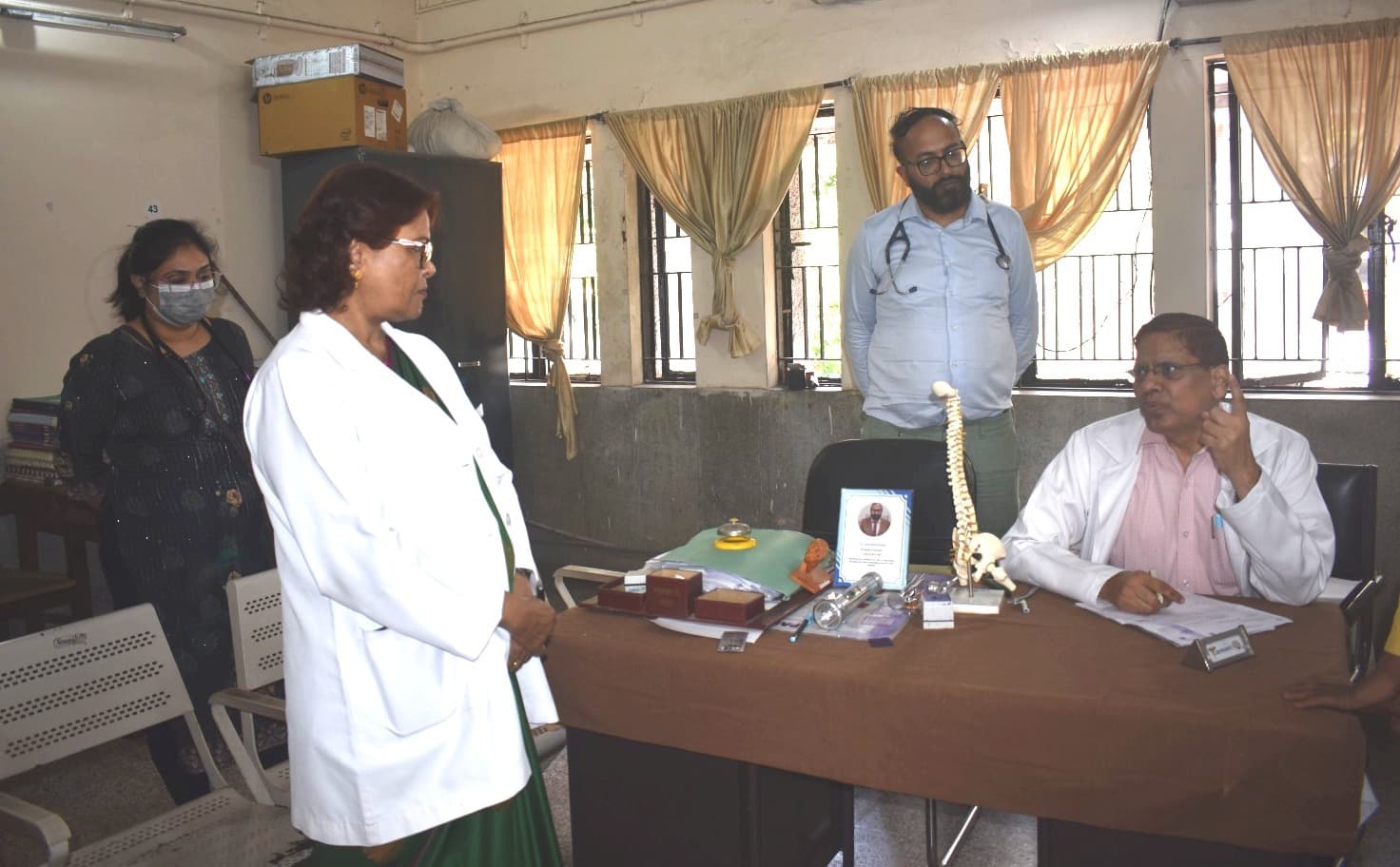 Ranchi news : कार्यशैली में सुधार लायें, नहीं तो रिम्स छोड़ दें : निदेशक