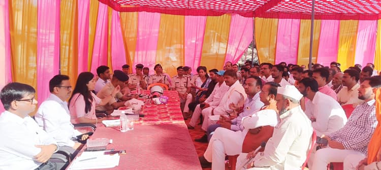 Sasaram News : जुलूस में नहीं बजेगा डीजे, लाइसेंस व आई-कार्ड अनिवार्य