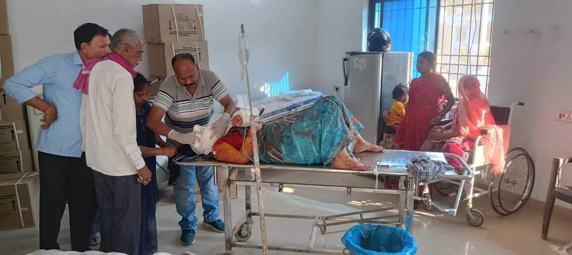 Sasaram News : जमीन के विवाद में दिनदहाड़े मारी गोली, देवर-भाभी जख्मी, दो गिरफ्तार