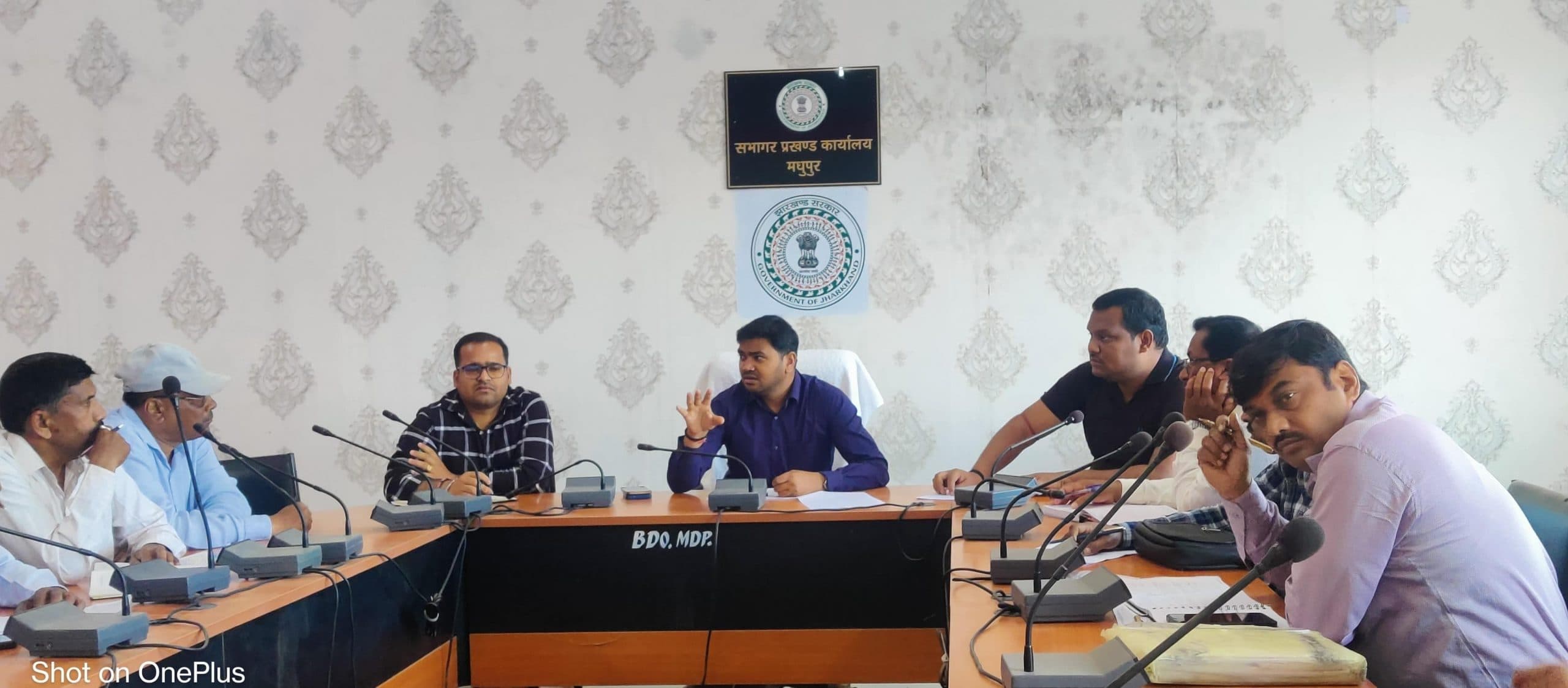 अबुआ आवास व मनरेगा योजना की प्रगति की हुई समीक्षा