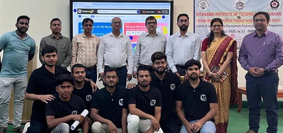 एसआईटी के छात्र अक्षय ने बनाया किताबवाला डॉट कॉम एप्प, प्राचार्य ने किया लॉच