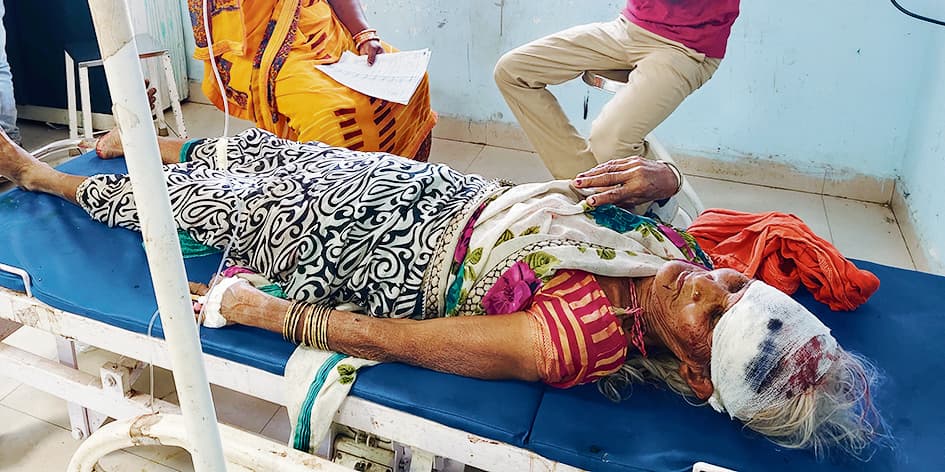 जमीन विवाद में दो पक्षों के बीच मारपीट में तीन जख्मी