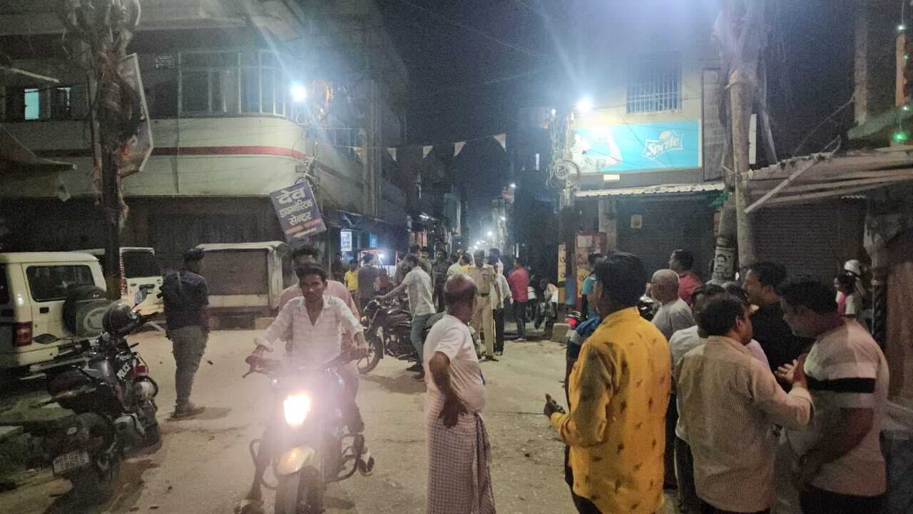 Gaya News : मुरारपुर में दो पक्षों में झड़प व पथराव, पुलिस ने पहुंच शांत कराया मामला