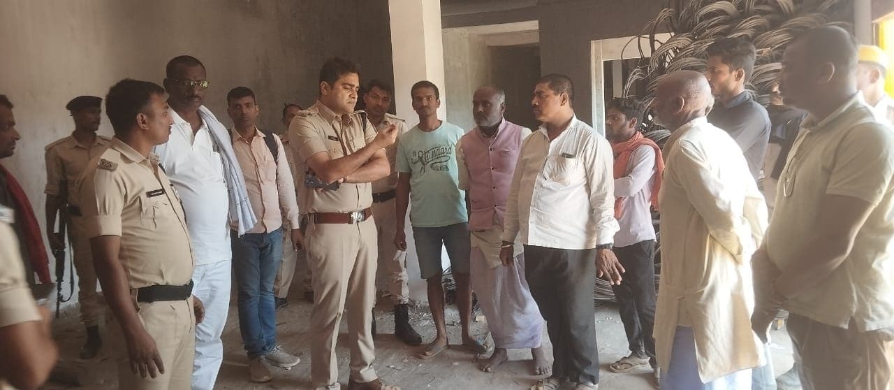 रीगा में दुकान का ताला काटकर 30 लाख मूल्य के सरिया की चोरी