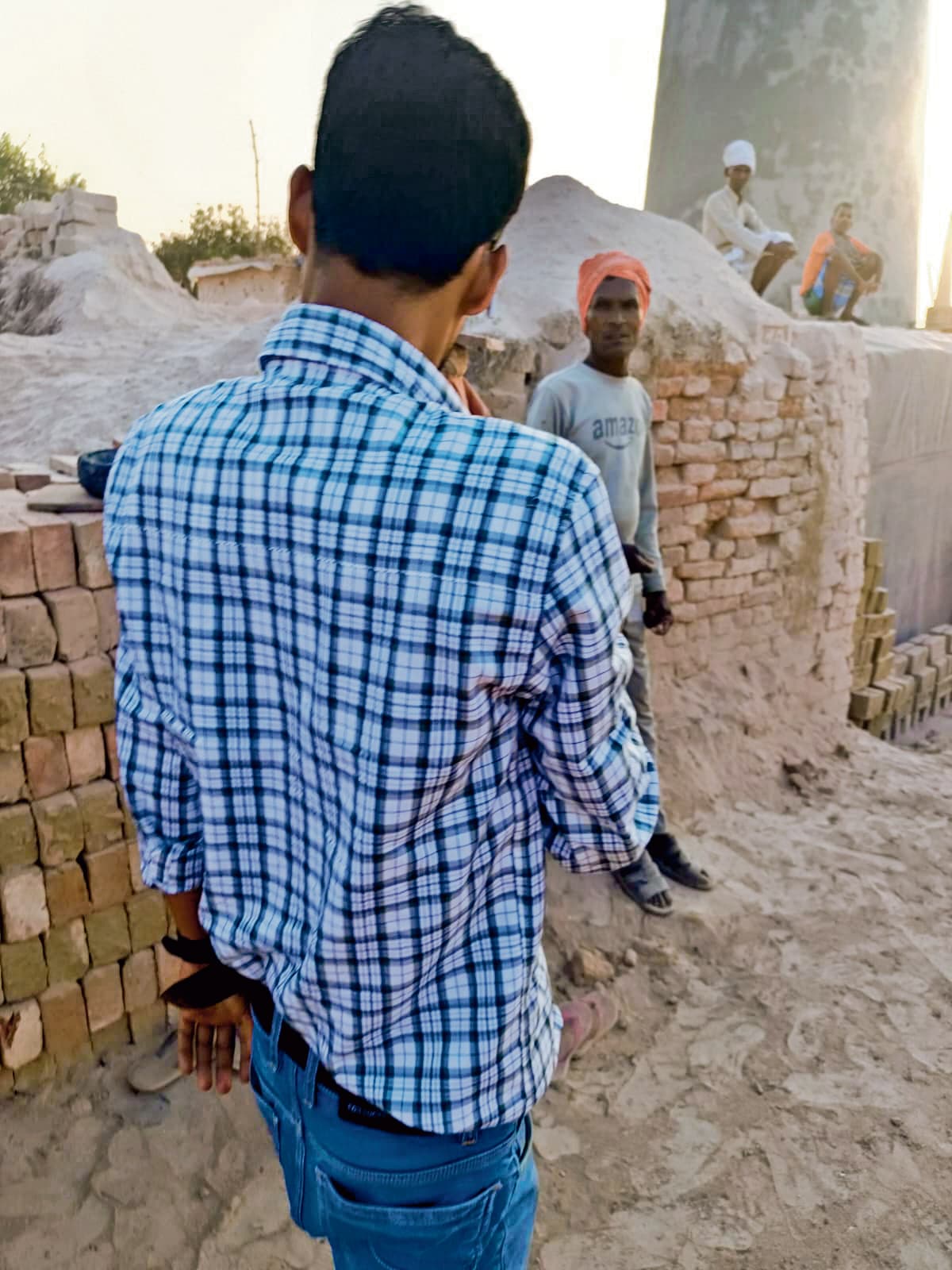 ईंट भट्ठे से तीन बाल श्रमिकों को कराया गया मुक्त