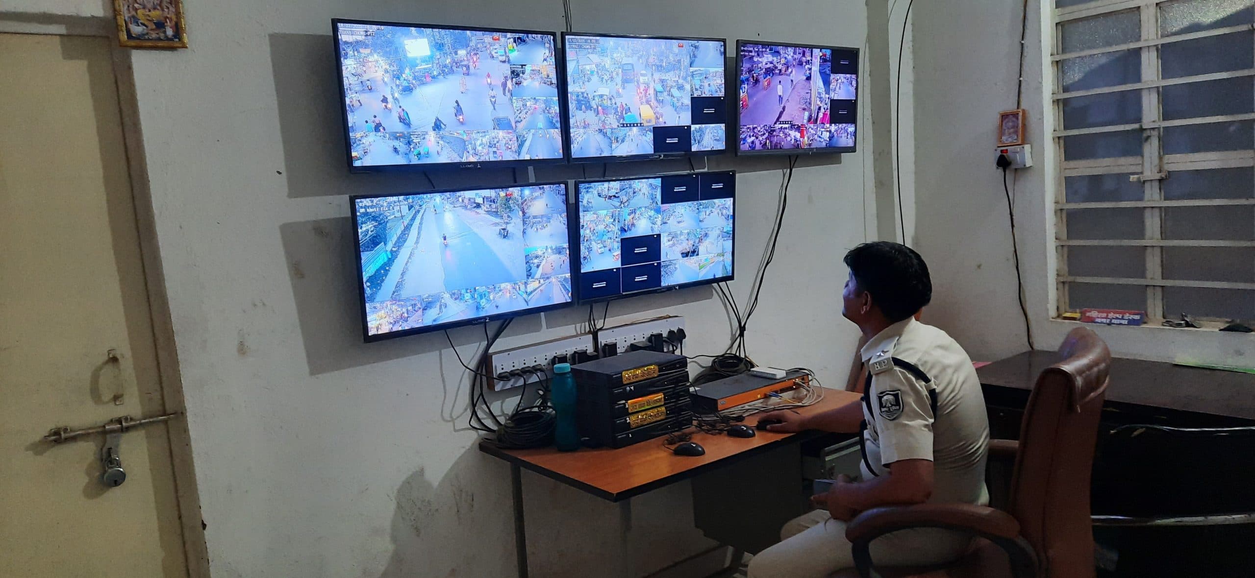 Madhubani News : 45 सीसीटीवी कैमरे से हो रही है शहर की निगरानी