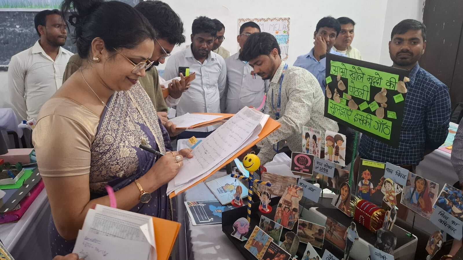 Samastipur News:विषयवार टीएलएम का मूल्यांकन करते हुए किया उत्कृष्ट टीएलएम का चयन