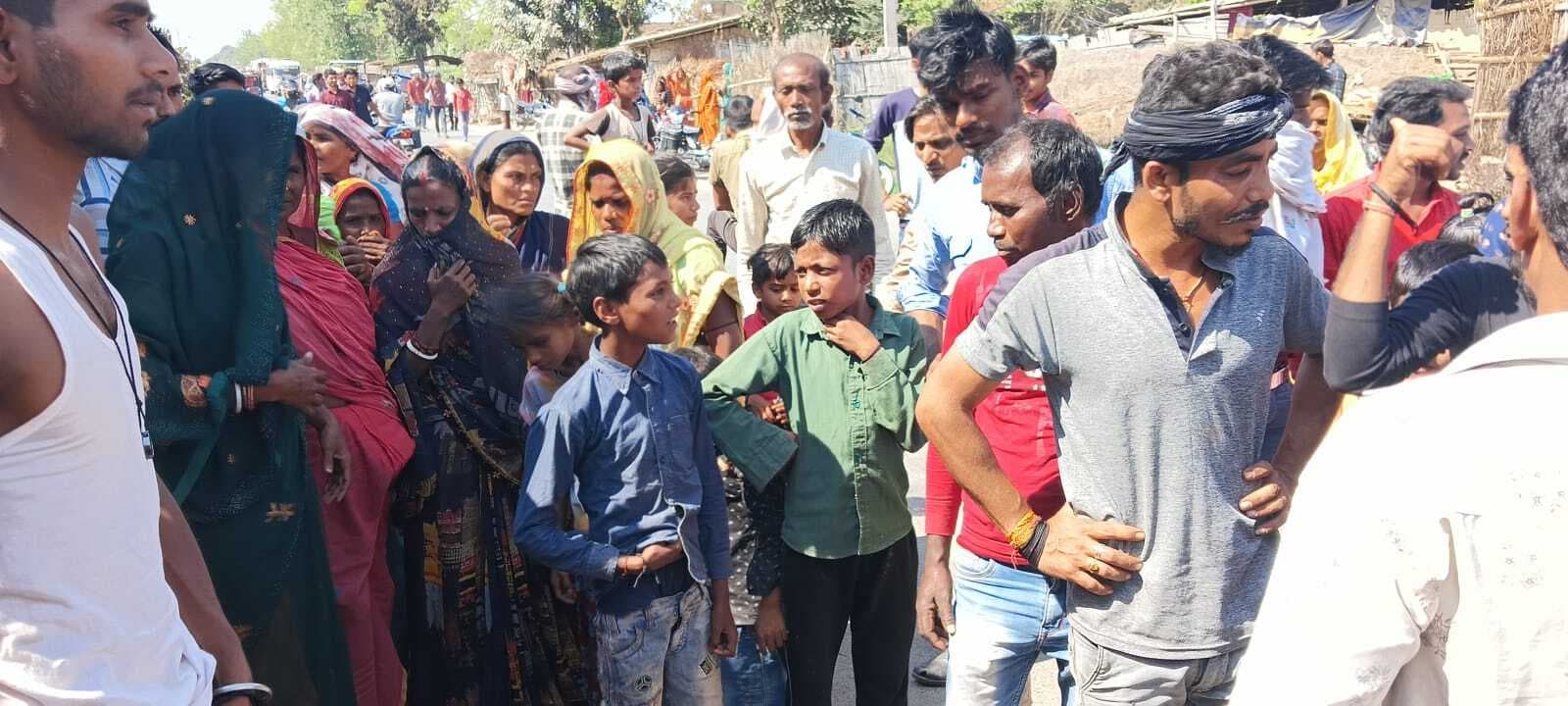 Samastipur News:पिकअप ने बाइक में मारी टोकर, चालक की मौत, देर से पहुंची पुलिस व एम्बुलेंस के विरोध में लोगों ने किया सड़क जाम