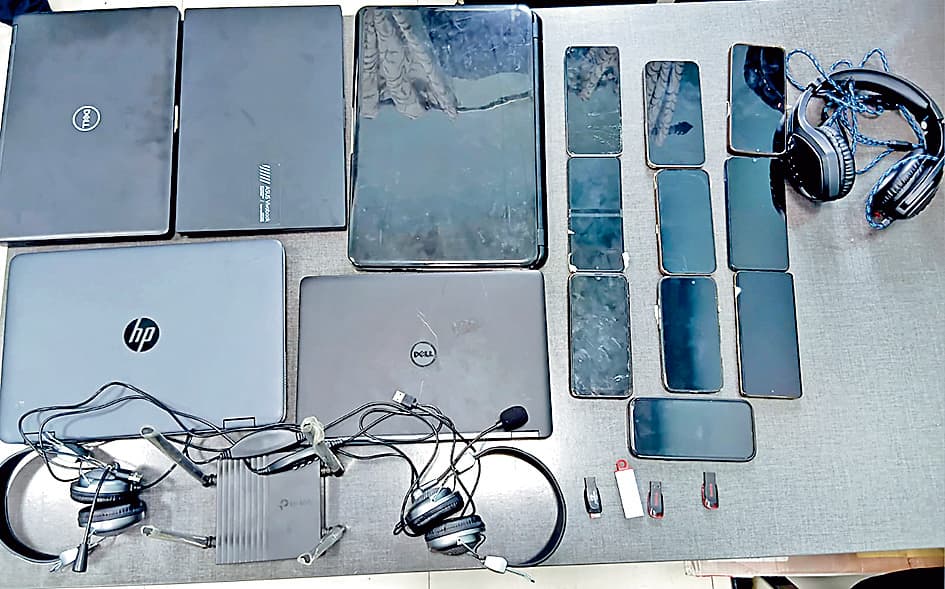 कसबा में चल रहा था अवैध कॉल सेंटर, गिरोह के छह सदस्य अरेस्ट