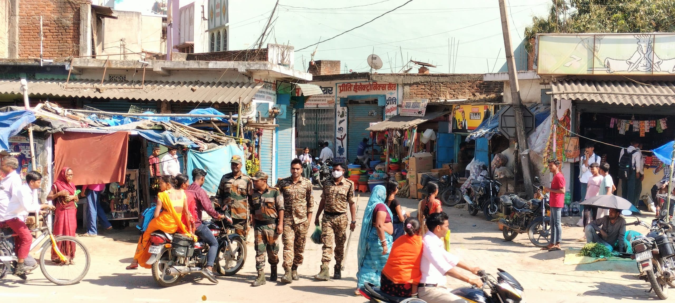 Giridih News: पटरी पर लौट रहा है घोड़थंभा में जनजीवन