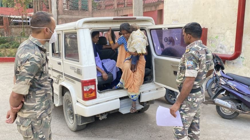 Giridih News: शहर में घूम-घूमकर पॉकेटमारी करने वाली महिला पकड़ायी, 20 हजार नगद बरामद