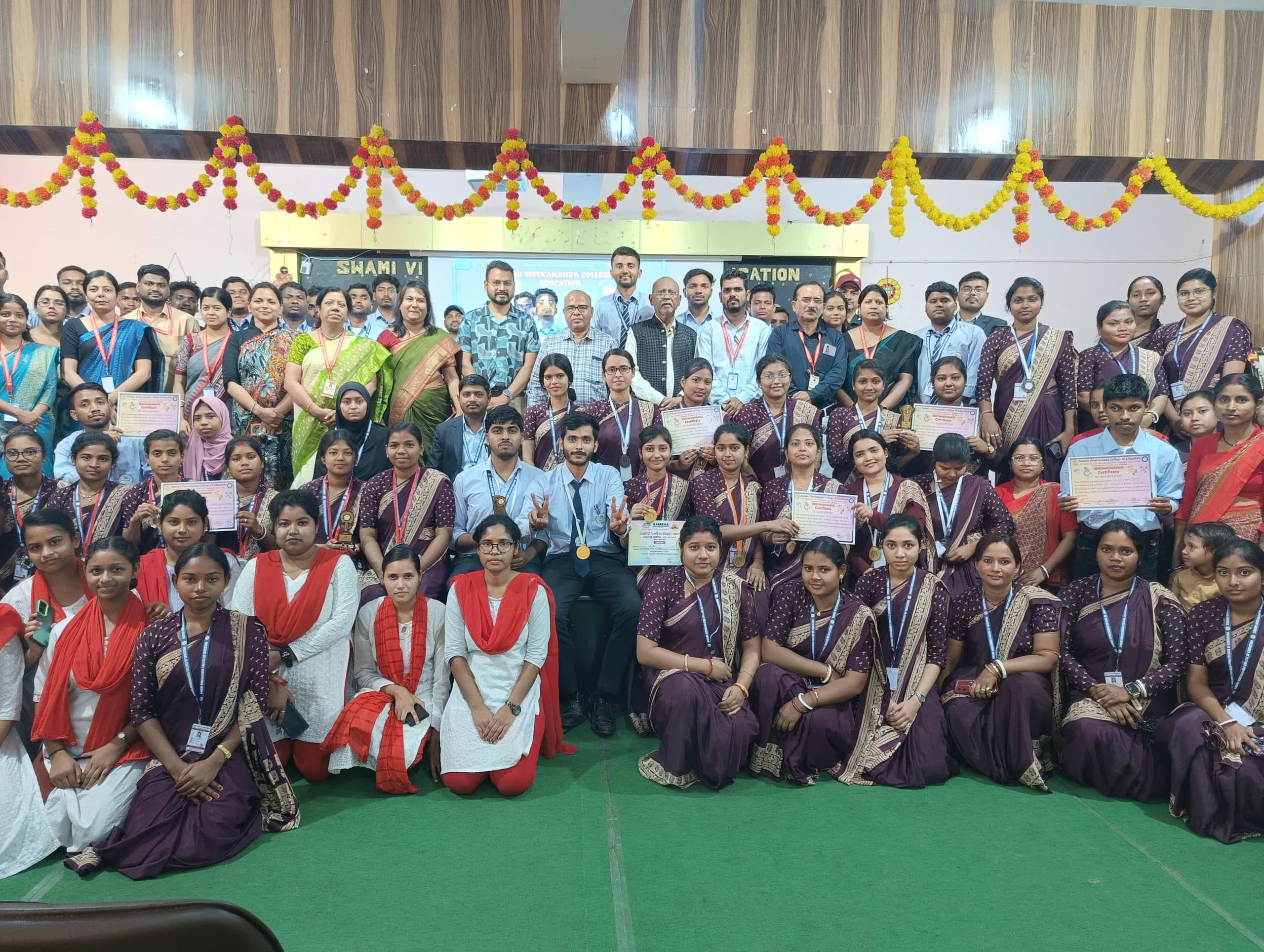 East Singhbhum News : विद्यार्थी हमेशा कुछ नया करने की सोचें और अपनी ऊर्जा लगायें : डॉ संजय