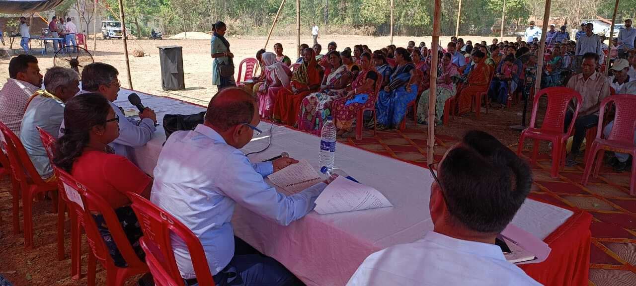 East Singhbhum News : ग्रामीणों ने रोजगार, सड़क व लाइट की व्यवस्था मांगी, प्रबंधन बोला- केंदाडीह माइंस चालू होने से मिलेगा रोजगार