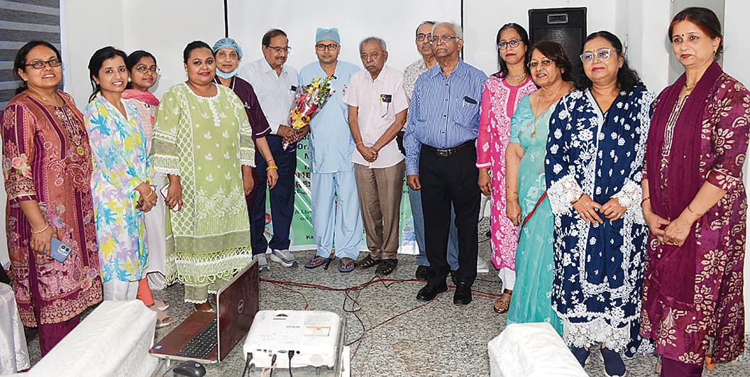 Dhanbad News : महिला प्रजनन अंग की सर्जरी के लिए गायनी एंडोस्कॉपी बेहतर विकल्प : डॉ संजीव