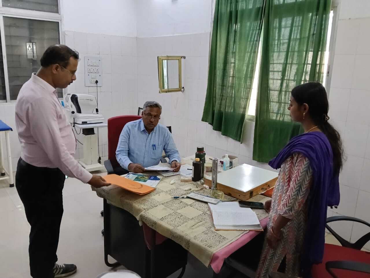 ओपीडी से डॉक्टर गायब, होगी कार्रवाई