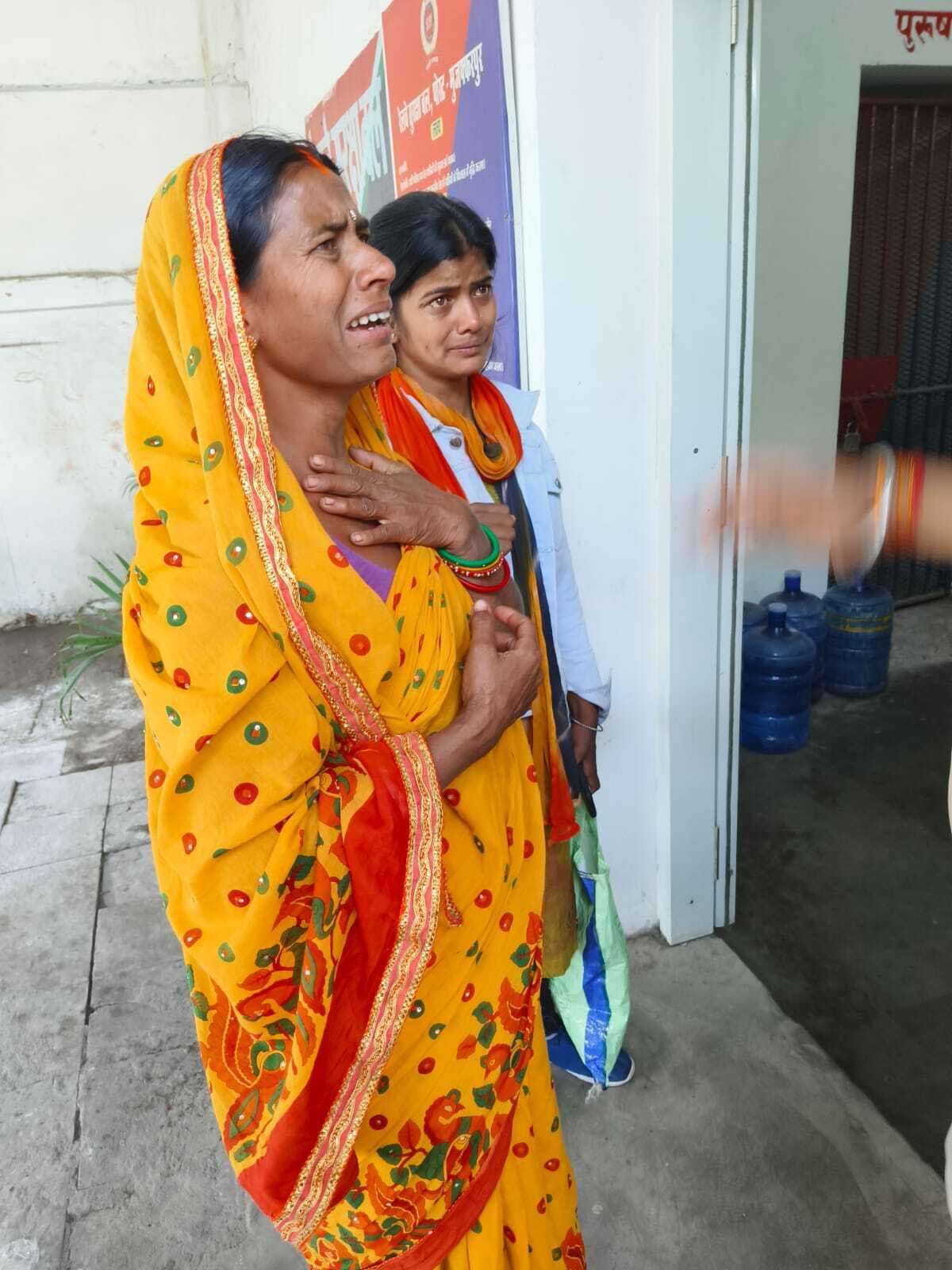 जंक्शन पर महिला यात्री के गले से चेन खींच कर भागा बदमाश