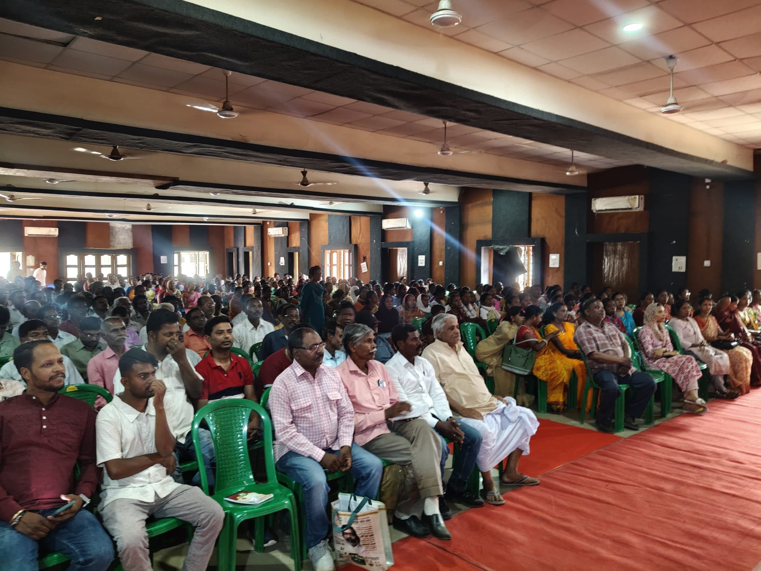 सही मात्रा और समय पर राशन देना पीडीएस दुकानों का काम : एसडीओ