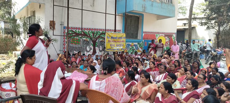 पांच सूत्री मांगो को ले सेविकाओं  ने किया प्रदर्शनं