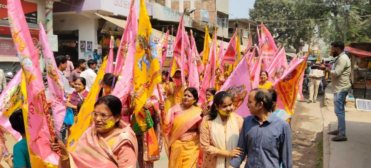 सालमारी में निकाली गई श्री श्याम निशान शोभायात्रा