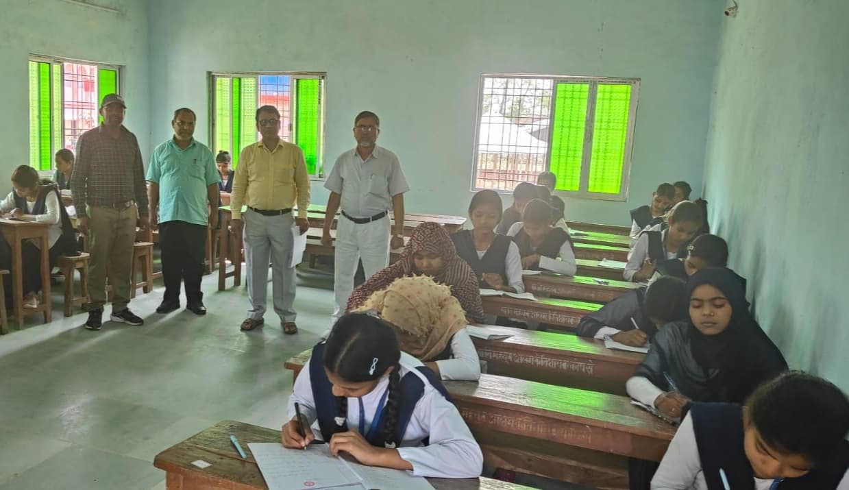 कदाचार मुक्त माहौल में ली जा रही है नौवीं की परीक्षा