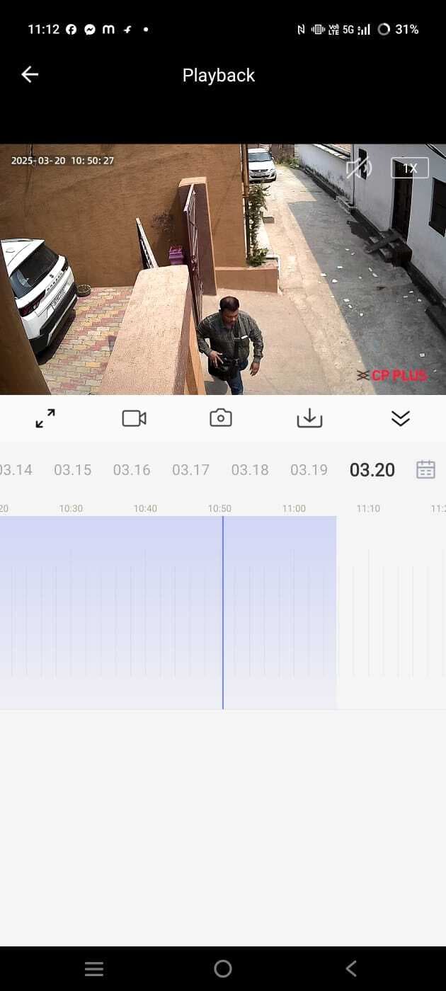 बर्तन साफ करने के बहाने जेवरात लेकर दो ठग फरार