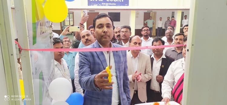 न्यायाधीश ने ई सेवा केंद्र का किया उद्घाटन