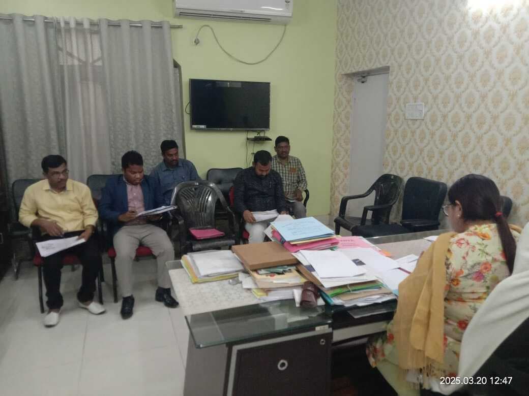 ई विद्यावाहिनी एप में  प्रतिदिन शिक्षकों की उपस्थिति करायें दर्ज : डीसी