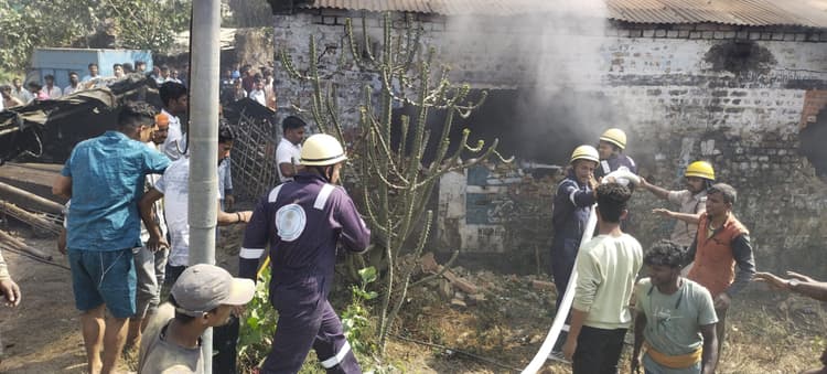 टायर रिपेयरिंग दुकान में आग से मिस्त्री की मौत