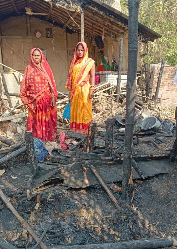 Madhubani News : बेलारही गांव में आग लगने से एक लाख नकद सहित सामान जला