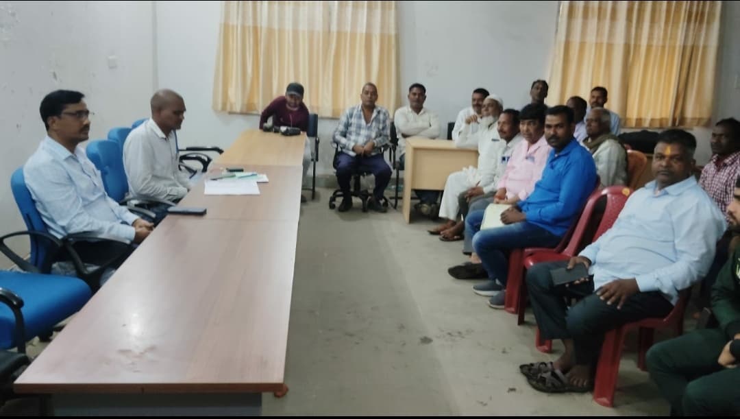 Giridih News :कार्डधारियों को कम अनाज देने वाले डीलरों पर होगी कार्रवाई : बीडीओ