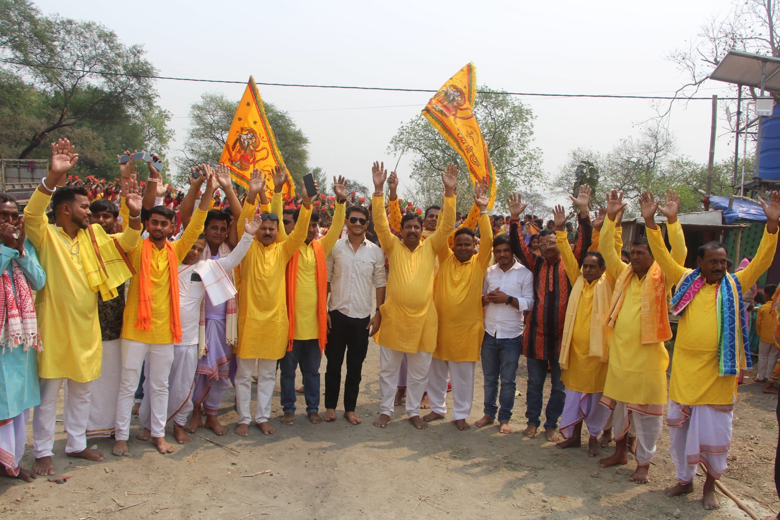 East Singhbhum News : बड़ा भुमरी में हरिनाम संकीर्तन शुरू, निकाली गयी कलश यात्रा