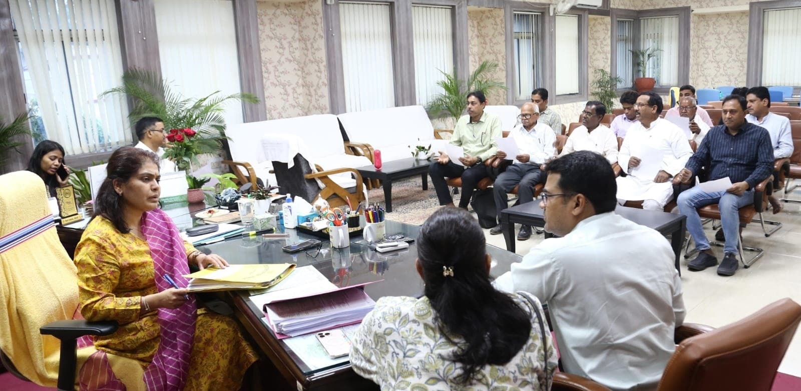 Bokaro News : निर्वाचन कार्य बेहतर बनाने के लिए राजनीतिक दलों से मांगा गया सुझाव