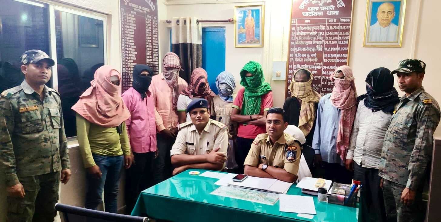 East Singhbhum News : चापड़ी में 65 गोवंश के साथ नौ लोग गिरफ्तार, कई फरार