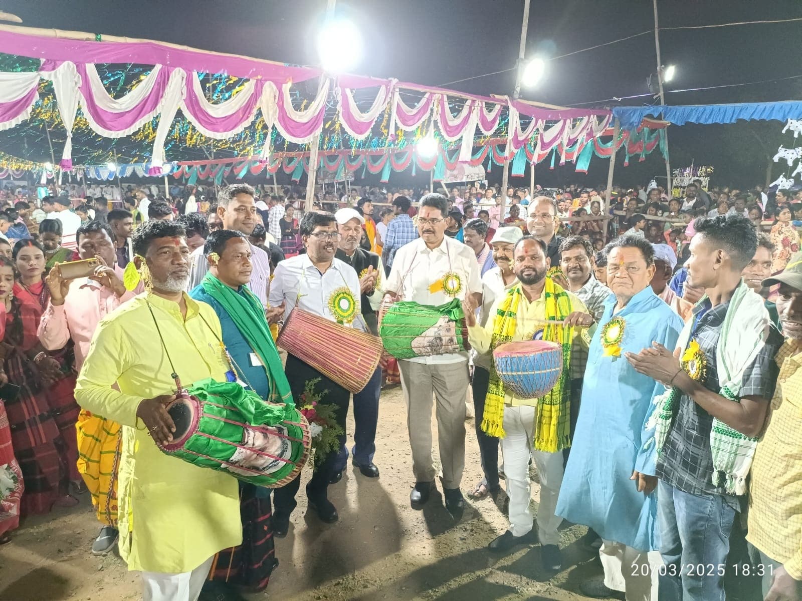 Bokaro News : मांदर की थाप पर पारंपरिक नृत्य से बांधा समां