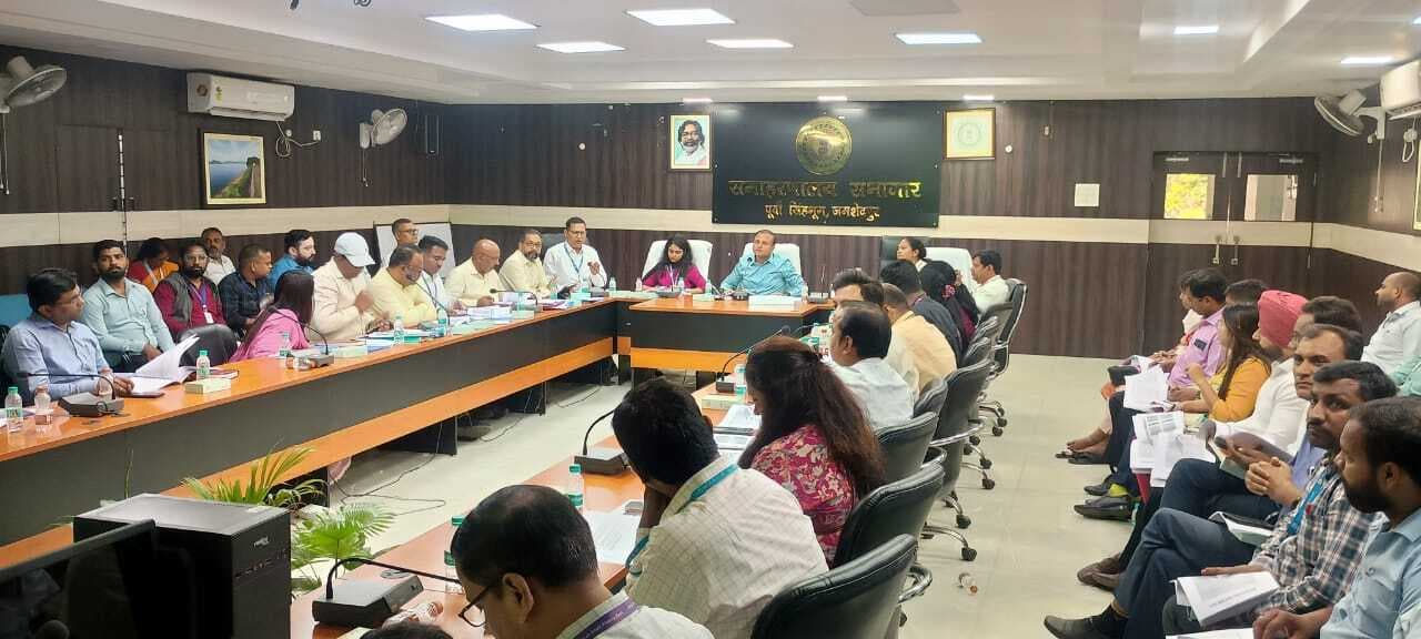 Jamshedpur News : वार्षिक जमा ऋण अनुपात में पूर्वी सिंहभूम झारखंड में अव्वल, पंचायत भवनों में बैंक शाखा-एटीएम खोलने का आदेश