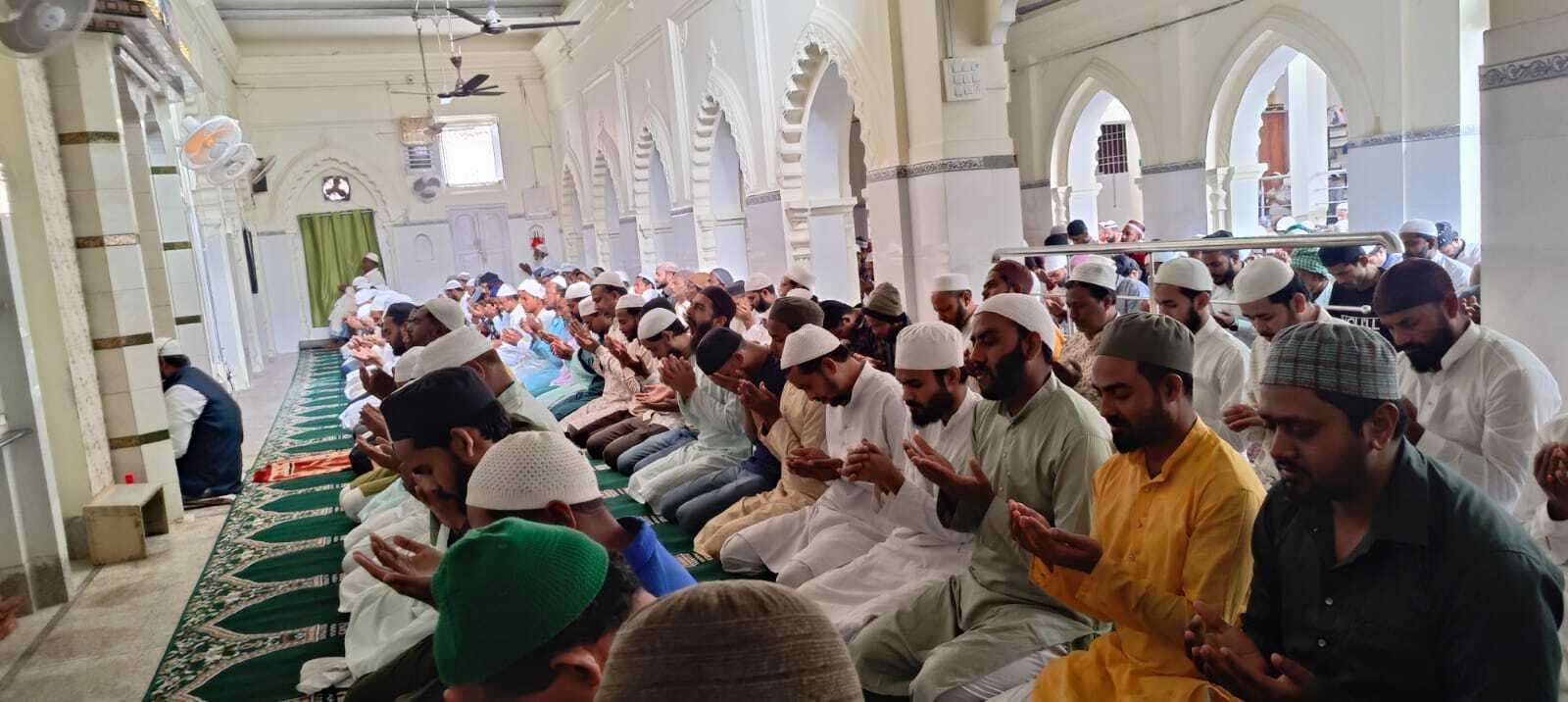 तीसरे जुम्मे की नमाज अदा