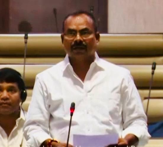 Jamshedpur news. जुगसलाई सामुदायिक स्वास्थ्य केंद्र में नियमित महिला चिकित्सक की मांग