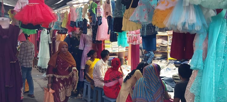 ईद पर्व को लेकर बाजारों में बढ़ी रौनक