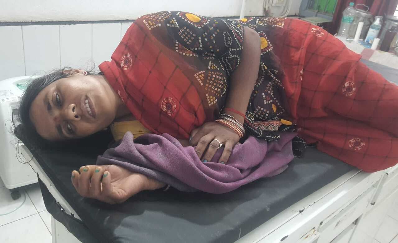 बच्चों के झगड़े में महिला के साथ की मारपीट