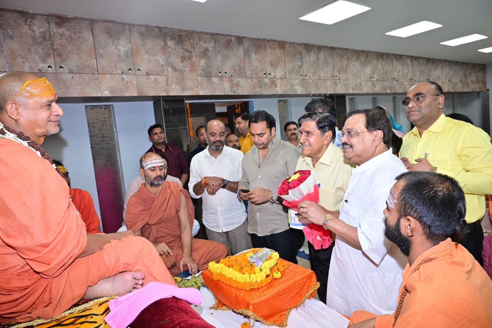 ranchi news : संत, पंथ और ग्रंथ की रक्षा का संकल्प लें और आधुनिकता और परंपरा में संतुलन बनायें : शंकराचार्य