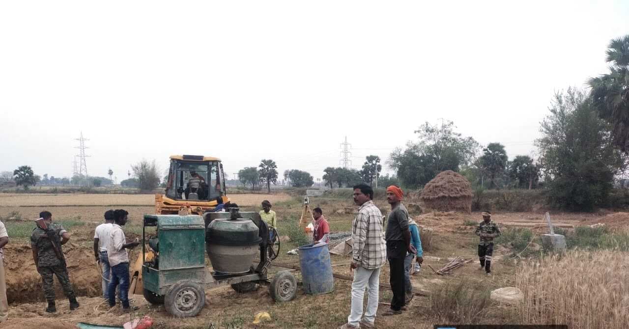 ट्रांसमिशन टावर लगाये जाने का रैयतों ने किया विरोध