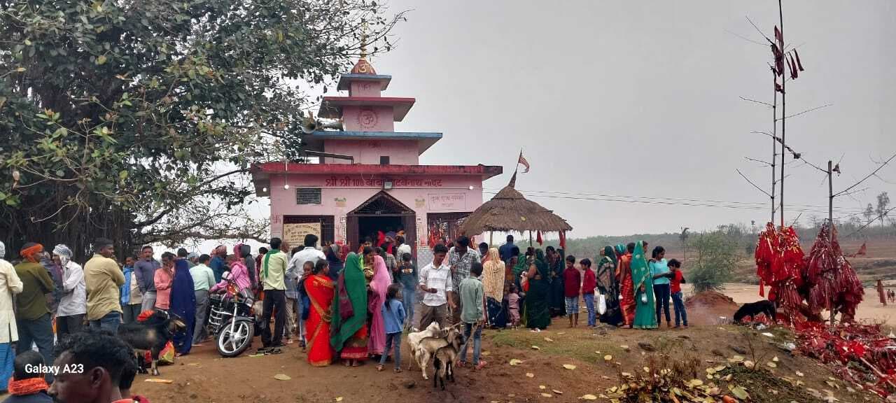 घटबैनाथ मंदिर में उमड़ी श्रद्धालुओं की भीड़