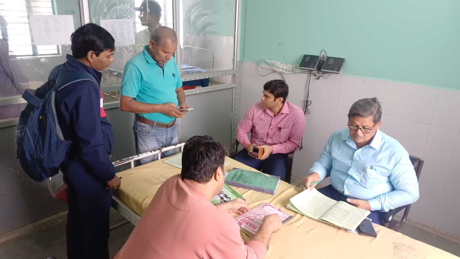 सिविल सर्जन ने किया अस्पताल का निरीक्षण