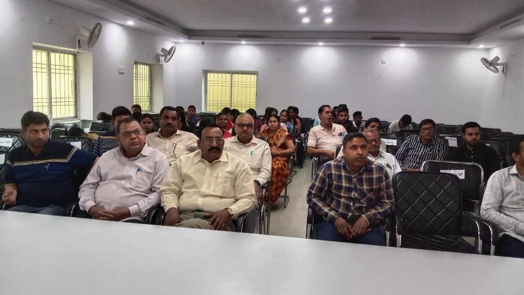 Aurangabad News : चुनौतियों को स्वीकार कर समस्याओं का समाधान तलाशना जरूरी : आकाश