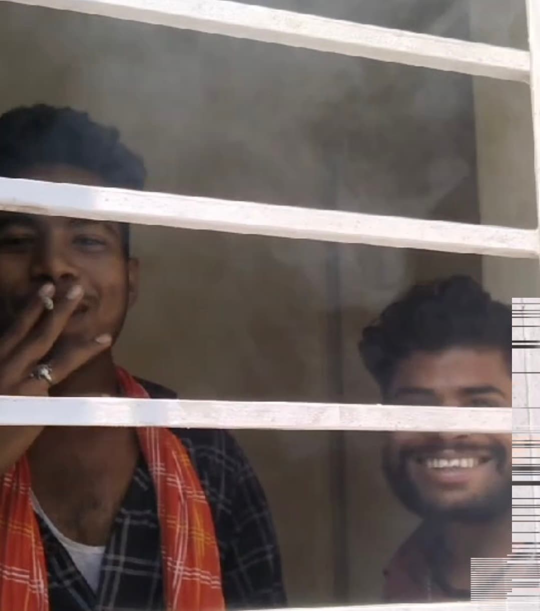 पुलिस हिरासत में नशा कर रहे युवक का वीडियो वायरल, जांच का आदेश