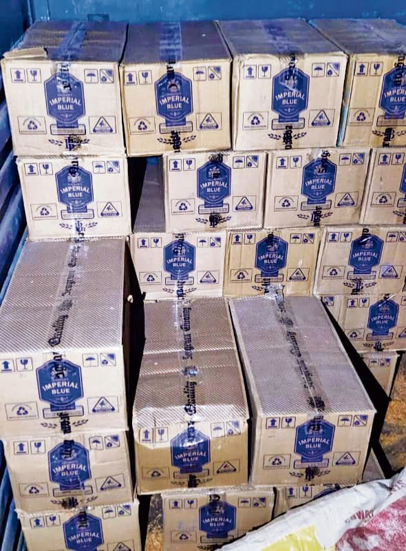 hajipur news. 42.81 लाख की शराब जब्त, ट्रक चालक को पुलिस ने किया गिरफ्तार